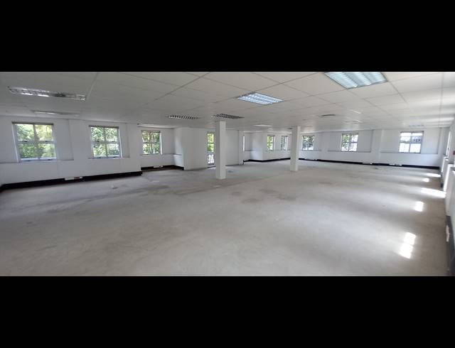 561M² OFFICE TO LET IN BRYANSTON